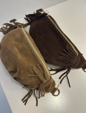 Banane en daim détails franges