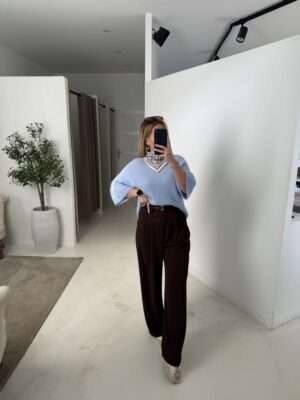 Pantalon fluide et large marron ceinturé