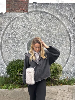 Pochette de téléphone en fourrure