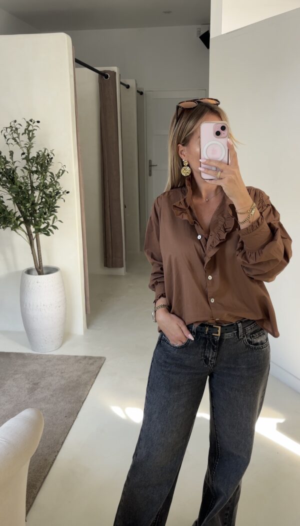 Blouse marron détails volants – Image 2