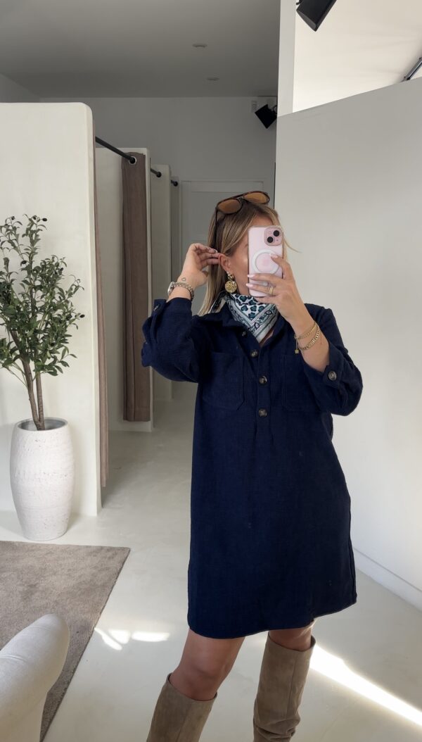Robe chemise en velours bleu marine, manches 3/4 – Image 2
