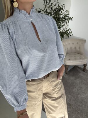 Blouse à rayures col V, manches bouffantes