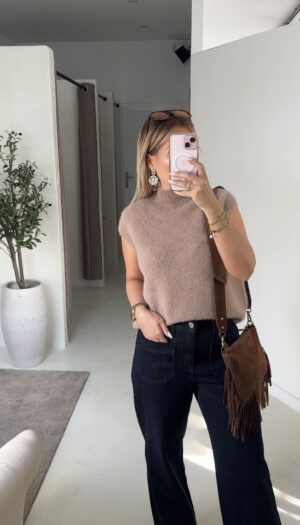 Pull sans manches col montant beige clair