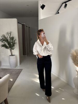 Blouse blanche détails volants col et manches