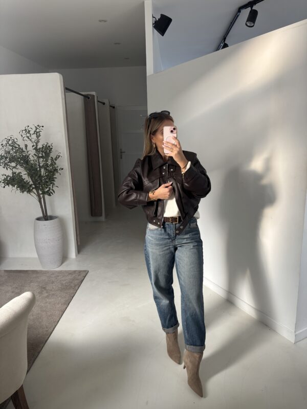 Veste simili cuir marron, poches sur le devant – Image 2