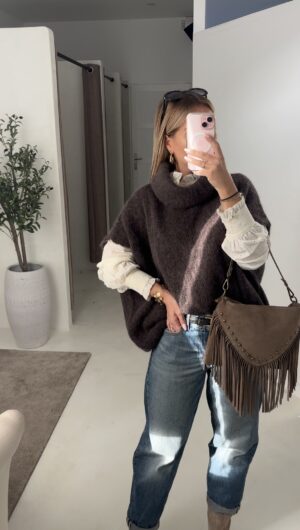Pull col roulé large sans manches marron