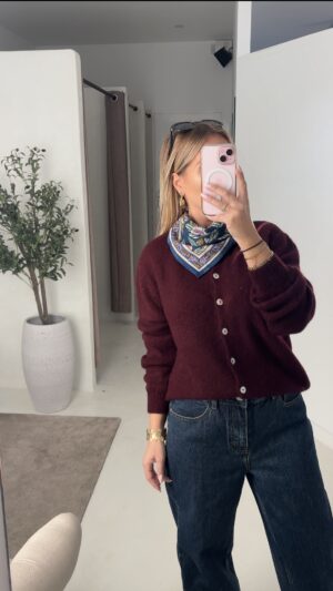 Gilet bordeaux avec boutons nacrés