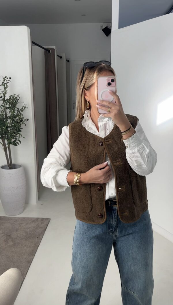 Veste sans manches en daim réversible molletonnée kaki – Image 2