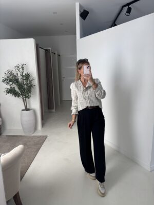 Blouse à carreaux noir et blanc détails volants