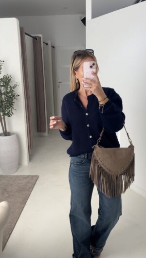 Gilet bleu marine avec boutons nacrés