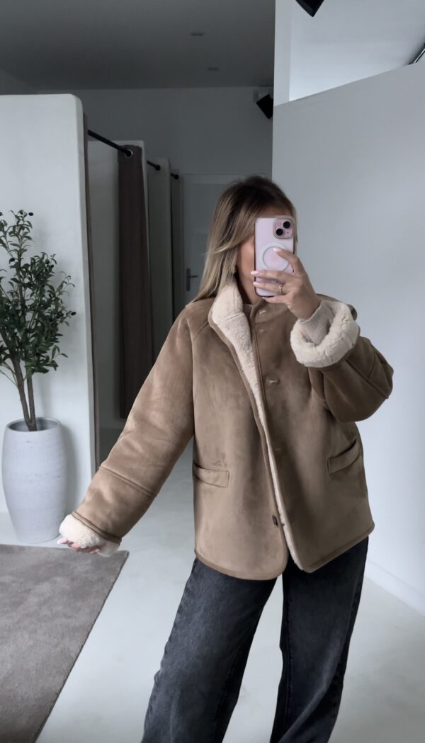 Manteau oversize en mouton retourné – Image 2