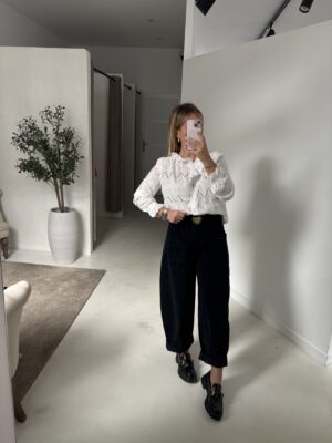 Blouse col montant blanc, broderies anglaises