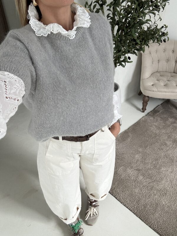 Pull doux manches courtes gris clair – Image 2