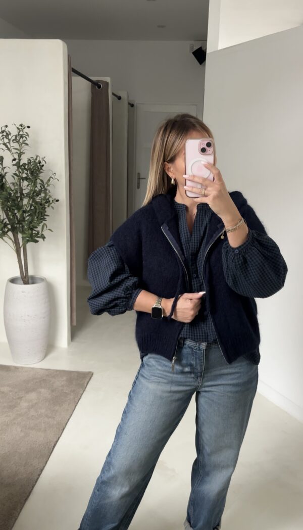 Gilet en maille sans manches à capuche bleu marine – Image 2