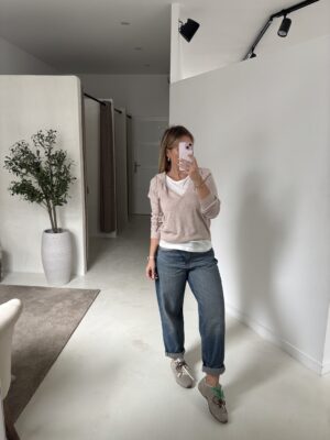 Pull à capuche beige avec effet de superposition