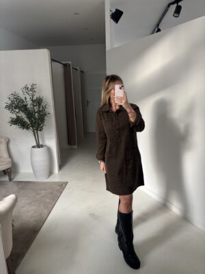 Robe en jean léopard avec poches sur le devant