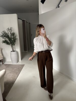 Blouse fluide col montant blanc cassé