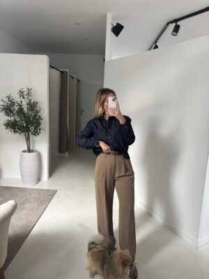 Chemise en jean brut courte, poche devant