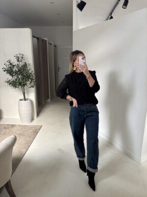 Blouse noire en dentelle