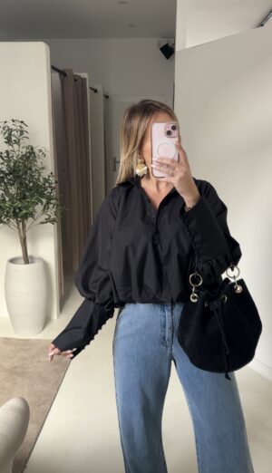 Chemise courte ample noire, taille élastiquée