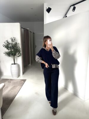 Jean brut taille haute, poches sur le devant