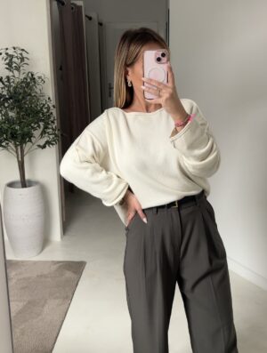 Pull col bateau écru avec coutures apparentes décoratives