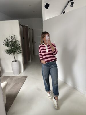 Pull bicolore rose et bordeaux avec col blanc