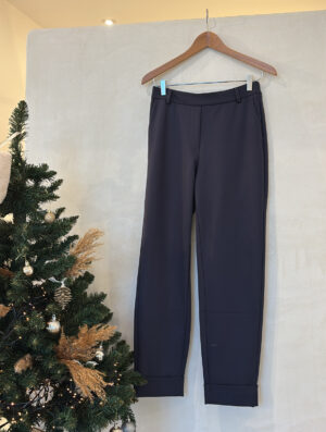 Pantalon bleu marine à revers élastique à la taille