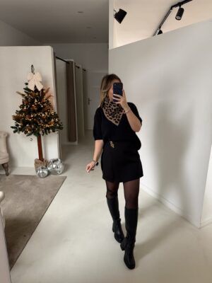 Pull doux manches courtes noir