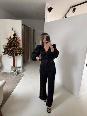 Blouse manches ballon et épaulettes noir, détails broderies