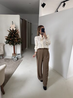 Blouse crème broderies fleurs et ajourée