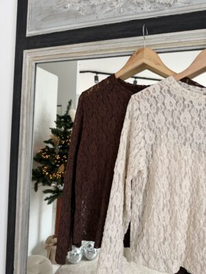 Top manches longues en dentelle écru