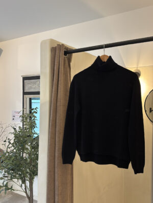 Pull col roulé toucher cachemire noir