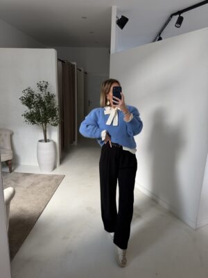 Pull à épaulettes bleu