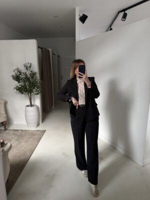 Pantalon de tailleur à rayures noir et blanc