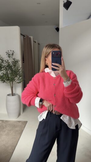 Gilet rose fluo avec boutons nacrés