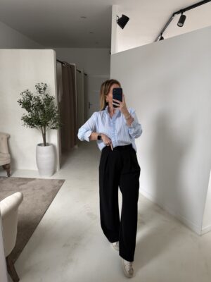 Blouse à rayures bleu et volants aux manches