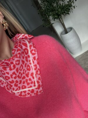 Petit foulard rouge et rose léopard
