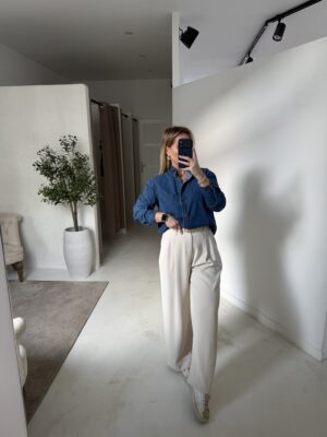 Blouse en jean avec poche sur le devant