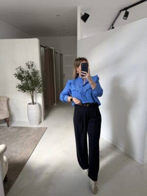 Blouse bleu electrique à broderies