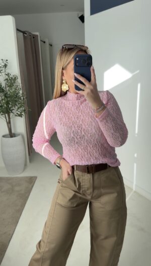 Top en dentelle manches longues rose
