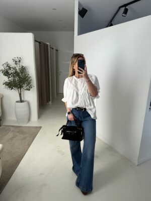 Blouse blanche manches 3/4, ajourée sur le devant