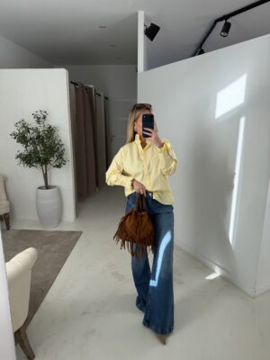 Blouse jaune col volanté