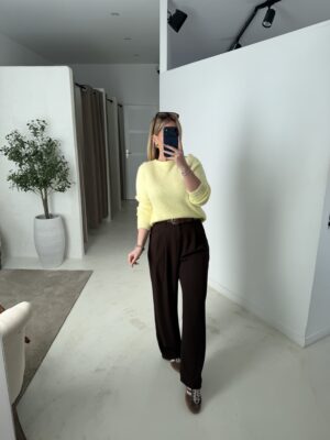 Pull col rond doux jaune