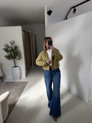 Veste en jean courte olive détails boutons dorés