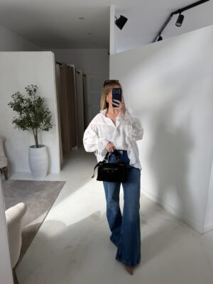 Blouse fluide écru resserrée aux poignets