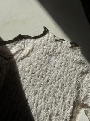 Top manches longues en dentelle écru